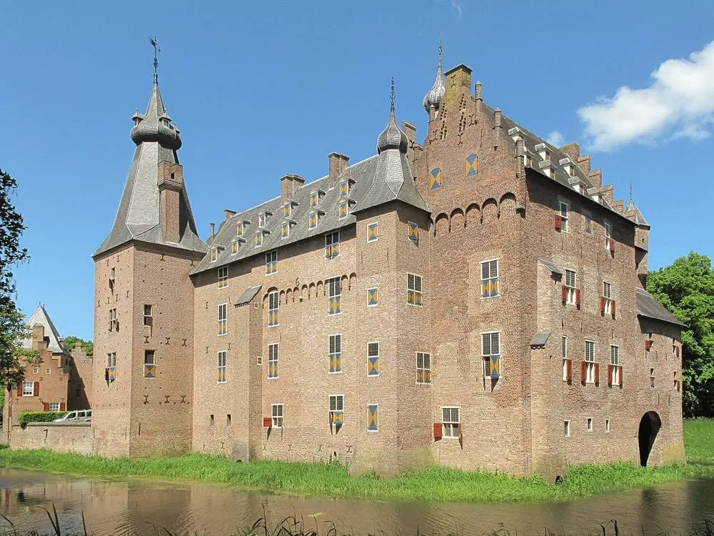 Doorwerth: Doorwerth, kasteel Doorwerth RM32429 foto7 2013-06-02 12.18